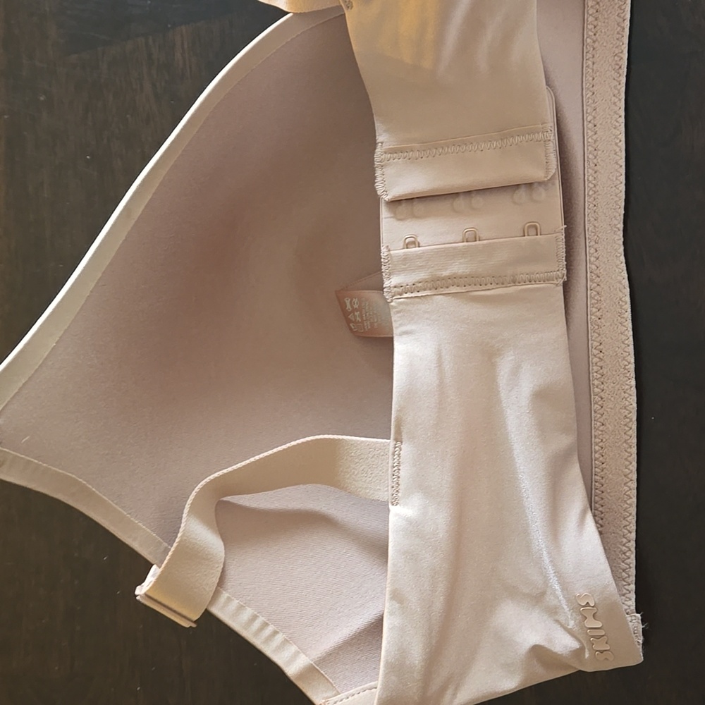 Skims Wireless T-shirt Bra - Picture 3 of 6